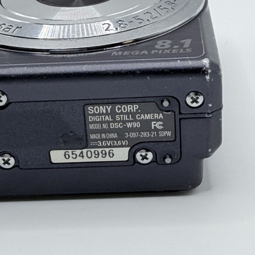 Sony Cyber-shot DSC-W90 8.1MP Digital Camera - Picture 6 of 16
